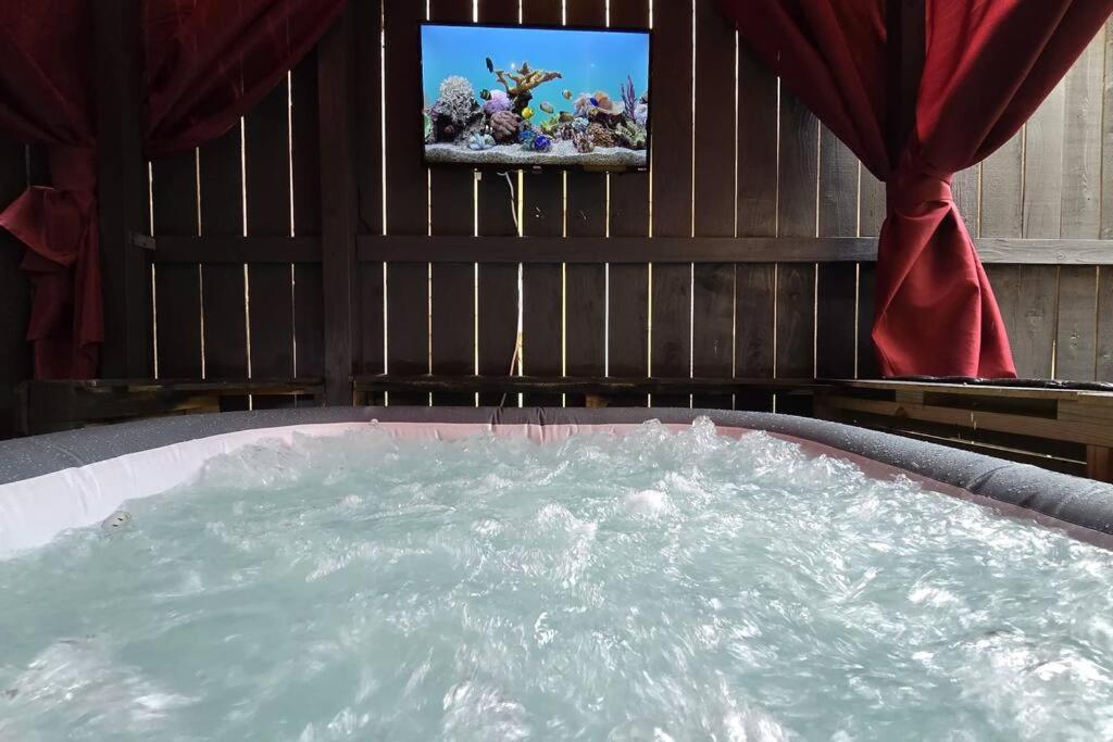 Modern Galleria Gem Private Jacuzzi 3 Br ヒューストン エクステリア 写真
