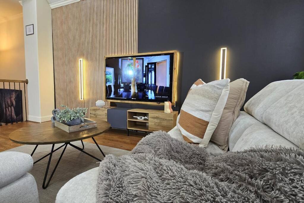 Modern Galleria Gem Private Jacuzzi 3 Br ヒューストン エクステリア 写真
