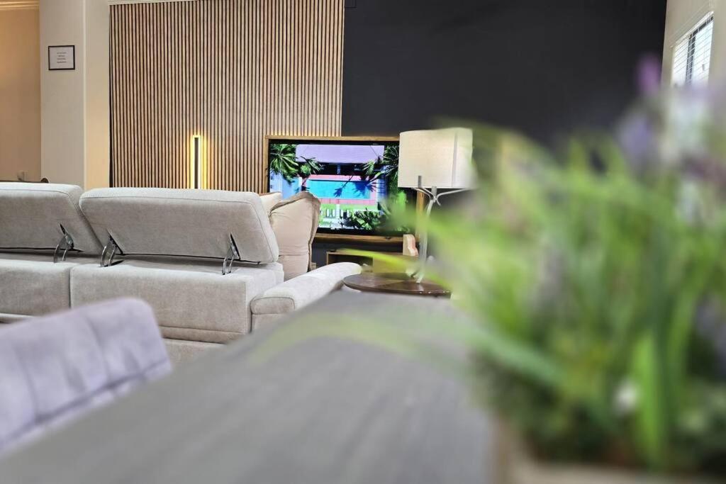 Modern Galleria Gem Private Jacuzzi 3 Br ヒューストン エクステリア 写真