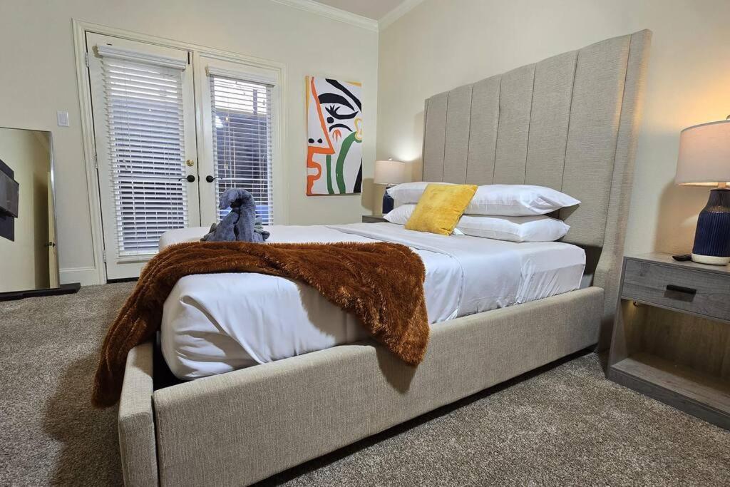 Modern Galleria Gem Private Jacuzzi 3 Br ヒューストン エクステリア 写真