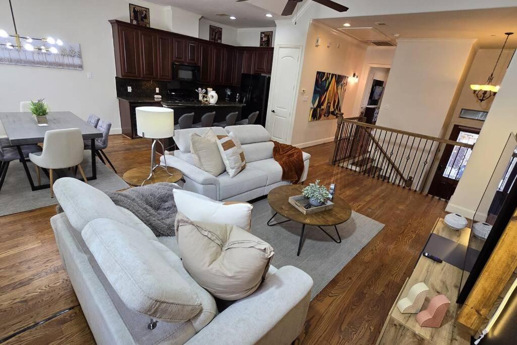 Modern Galleria Gem Private Jacuzzi 3 Br ヒューストン エクステリア 写真